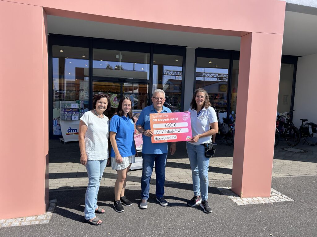 von links nach rechts: Susanne Hühnlein, Katharina Kehrer, Werner Müller und Filialleiterin Sophie Roth